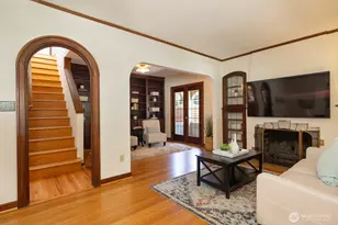 1423 N 47th St, Seattle, WA 98103 - Photo 4