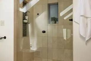1423 N 47th St, Seattle, WA 98103 - Photo 24