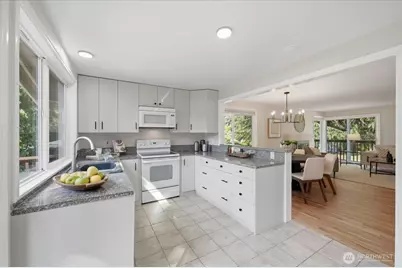 1801 Anacortes Avenue NE, Renton, WA 98059 - Photo 10