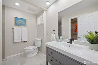 1801 Anacortes Avenue NE, Renton, WA 98059 - Photo 16