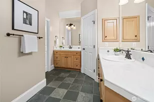 15407 SE 80th St, Newcastle, WA 98059 - Photo 32