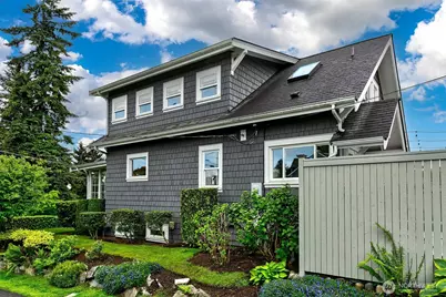 5761 35th Avenue NE, Seattle, WA 98105 - Photo 1