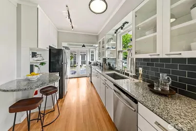 5761 35th Avenue NE, Seattle, WA 98105 - Photo 12