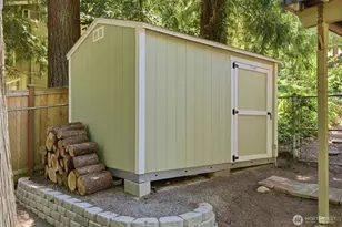895 Highwood Dr SW, Issaquah, WA 98027 - Photo 32