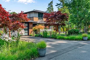 302 T St, Port Townsend, WA 98368 - Photo 2