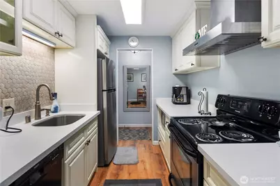 11008 NE 68th St #728, Kirkland, WA 98033 - Photo 8