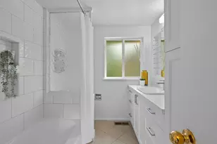 1826 N 199th St, Shoreline, WA 98133 - Photo 16