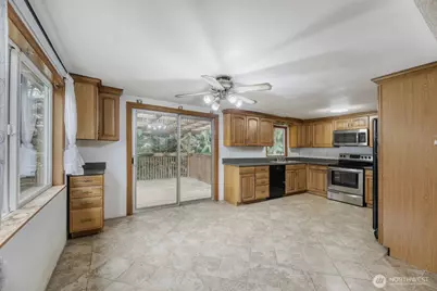 5703 318th Avenue NE, Carnation, WA 98014 - Photo 4
