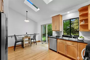 13800 SE 21st St, Bellevue, WA 98005 - Photo 16