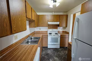 108 Kensington Ave SW, Kent, WA 98030 - Photo 18
