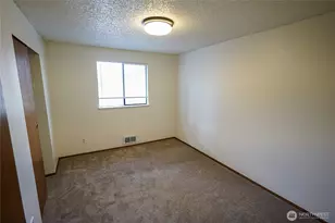 108 Kensington Ave SW, Kent, WA 98030 - Photo 16