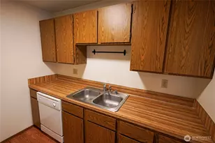 108 Kensington Ave SW, Kent, WA 98030 - Photo 30