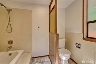 7079 NE 163rd St, Kenmore, WA 98028 - Photo 16