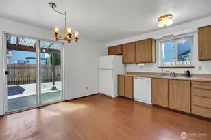 1204 31st St NE, Auburn, WA 98002 - Photo 12