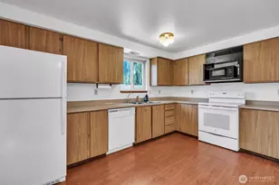 1204 31st St NE, Auburn, WA 98002 - Photo 14