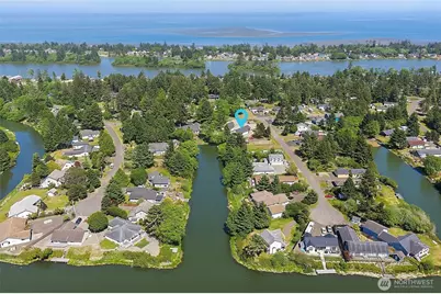 647 Skamokawa Court SE, Ocean Shores, WA 98569 - Photo 2