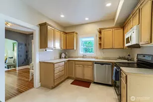 7431 S Park Ave, Tacoma, WA 98408 - Photo 6