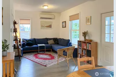 3943 S Orcas Street, Seattle, WA 98118 - Photo 2
