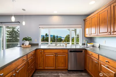 3602 W 8th Street, Anacortes, WA 98221 - Photo 10