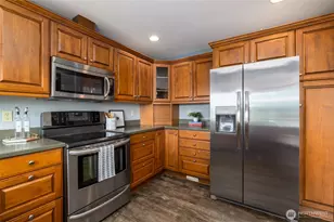 3602 W 8th St, Anacortes, WA 98221 - Photo 12