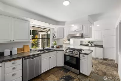 1115 N 30th Street, Renton, WA 98056 - Photo 16
