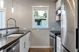 12757 Dayton Ave N, Seattle, WA 98133 - Photo 16