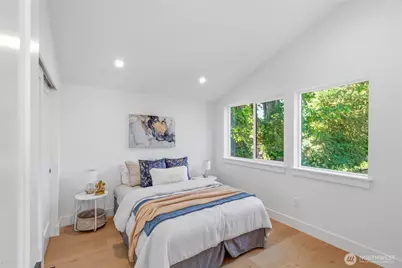 11731 Durland Avenue NE, Seattle, WA 98125 - Photo 16
