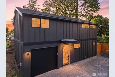11731 Durland Avenue NE, Seattle, WA 98125 - Photo 1