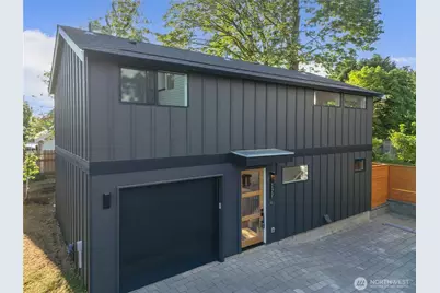 11731 Durland Avenue NE, Seattle, WA 98125 - Photo 2