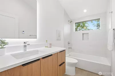 11731 Durland Avenue NE, Seattle, WA 98125 - Photo 24