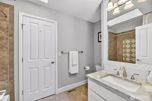 25901 NE 1st Pl, Sammamish, WA 98074 - Photo 26