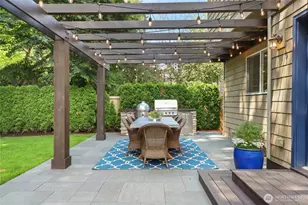 25901 NE 1st Pl, Sammamish, WA 98074 - Photo 34