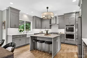 25901 NE 1st Pl, Sammamish, WA 98074 - Photo 10
