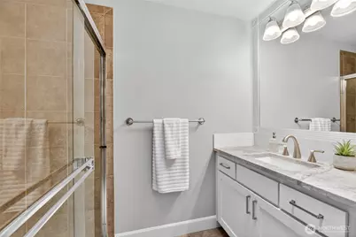25901 NE 1st Place, Sammamish, WA 98074 - Photo 28