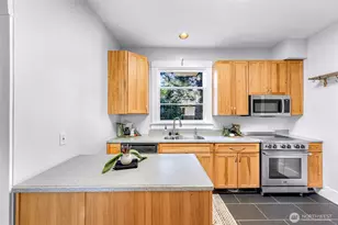 2429 Spruce St, Bellingham, WA 98225 - Photo 18