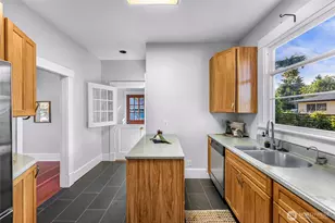 2429 Spruce St, Bellingham, WA 98225 - Photo 20