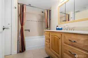 8819 Ashworth Ave N, Seattle, WA 98103 - Photo 38