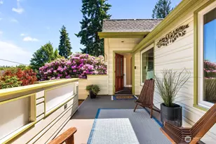 8819 Ashworth Ave N, Seattle, WA 98103 - Photo 14