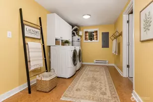 8819 Ashworth Ave N, Seattle, WA 98103 - Photo 36