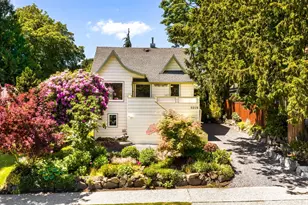 8819 Ashworth Ave N, Seattle, WA 98103 - Photo 2