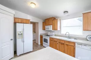 10503 197th St E, Graham, WA 98338 - Photo 18