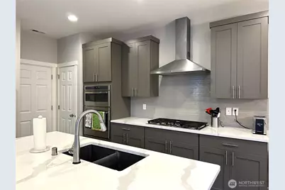 19019 123rd Place SE, Renton, WA 98058 - Photo 4