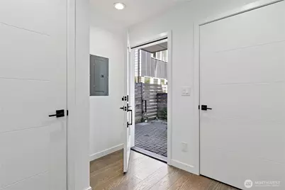 919 NW 56th Street #D, Seattle, WA 98107 - Photo 2