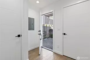 919 NW 56th St, Seattle, WA 98107 - Photo 2