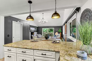 8817 NE 124th St, Kirkland, WA 98034 - Photo 10