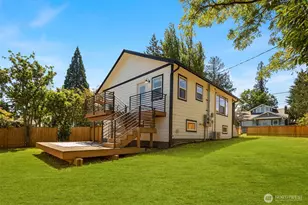11558 Fremont Ave N, Seattle, WA 98133 - Photo 2