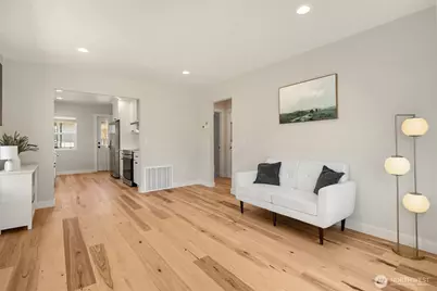 11558 Fremont Avenue N #A, Seattle, WA 98133 - Photo 6