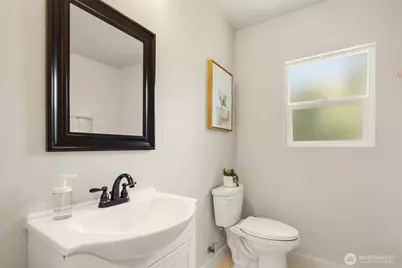 11558 Fremont Avenue N #A, Seattle, WA 98133 - Photo 10
