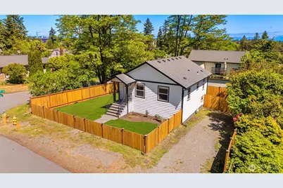 11558 Fremont Avenue N #A, Seattle, WA 98133 - Photo 1