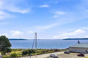601 S 227th St, Des Moines, WA 98198 - Photo 2